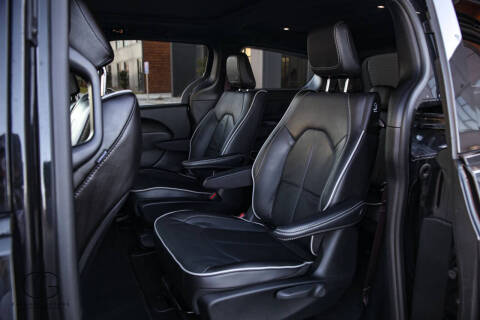 2023 Chrysler Pacifica Plug-In Hybrid Limited