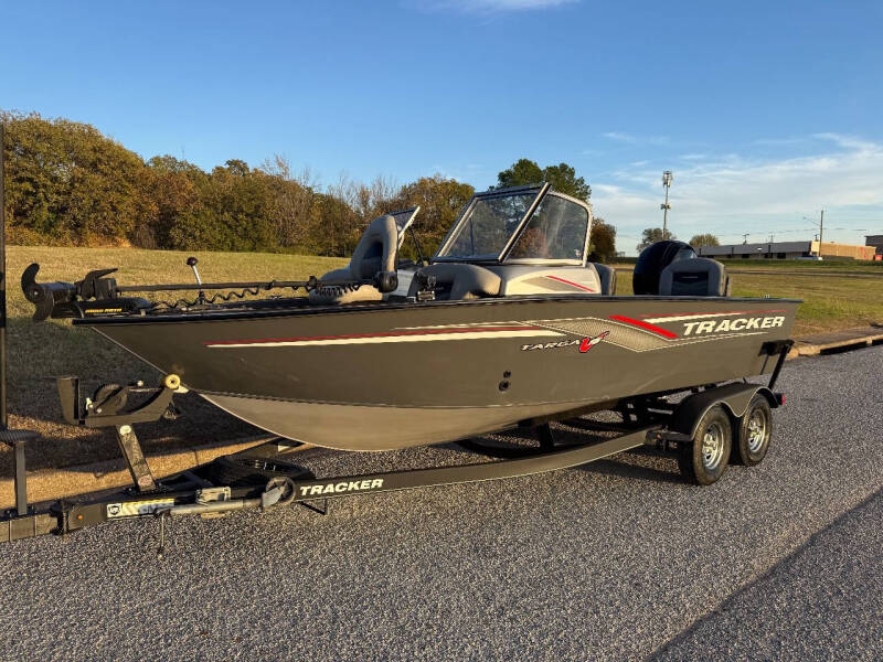 2018 Tracker TARGA V18 W/T