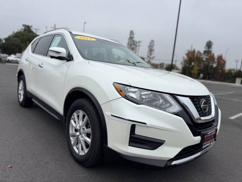 2018 Nissan Rogue SV's photo