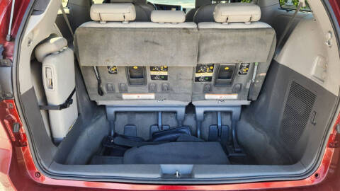 2017 Toyota Sienna XLE 8-Passenger