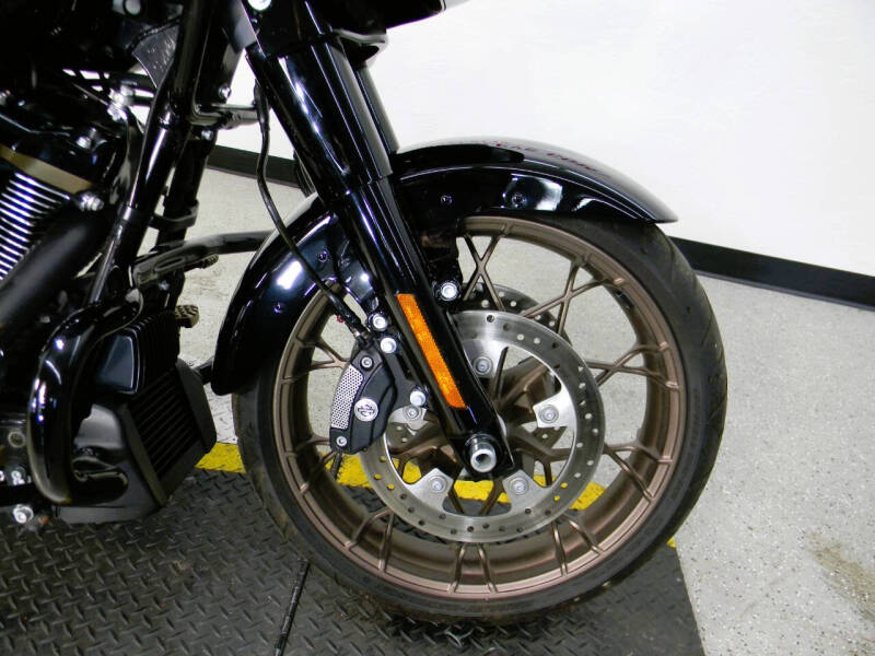 2023 Harley-Davidson Road Glide ST