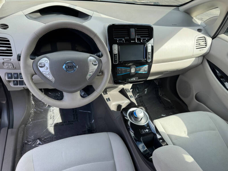 2017 Nissan LEAF SV