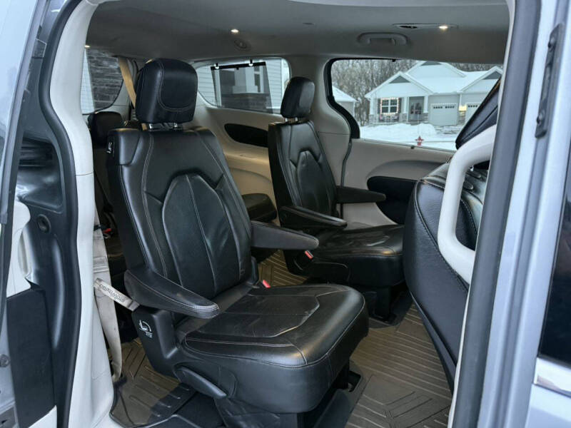2019 Chrysler Pacifica Touring L