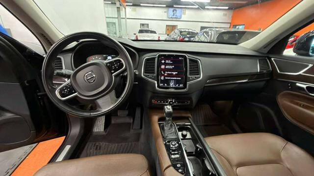 2019 Volvo XC90 T6 Momentum
