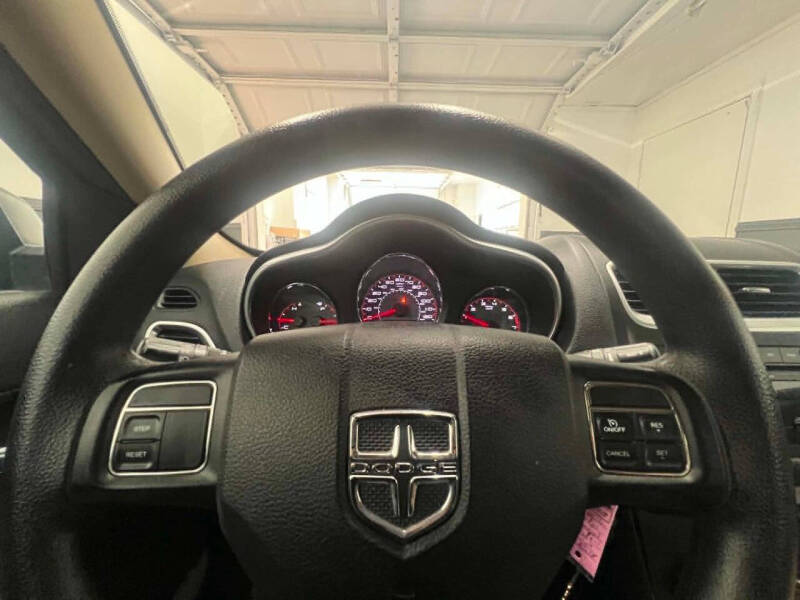 2012 Dodge Avenger SE V6