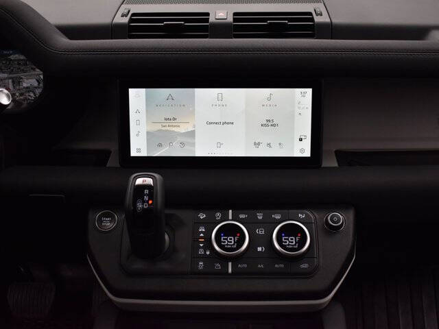 2023 Land Rover Defender 90 SE