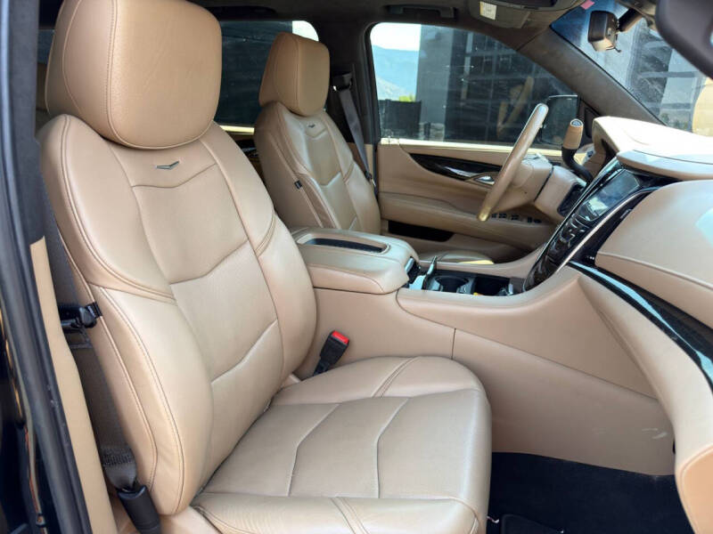 2019 Cadillac Escalade Platinum