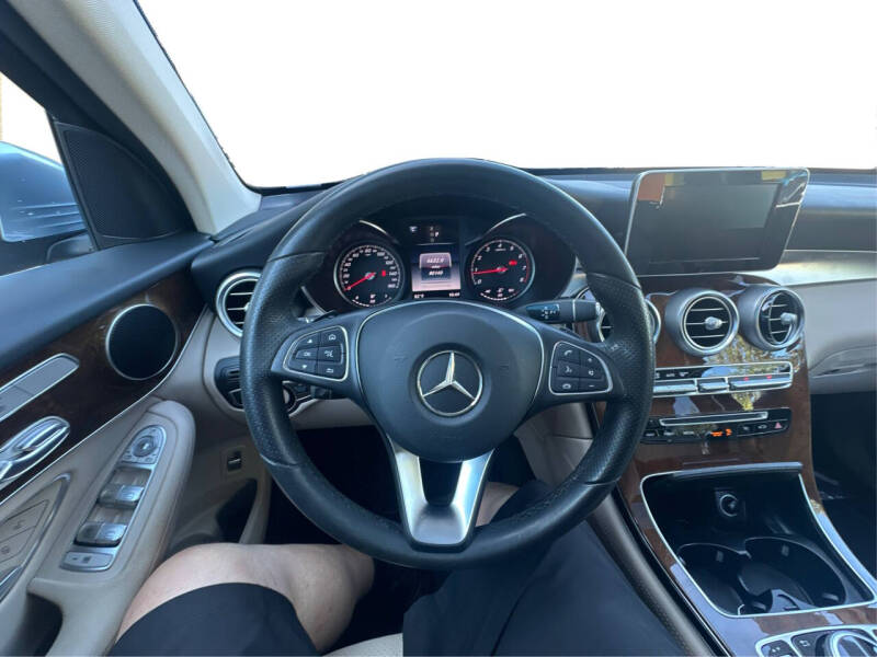 2017 Mercedes-Benz GLC GLC 300