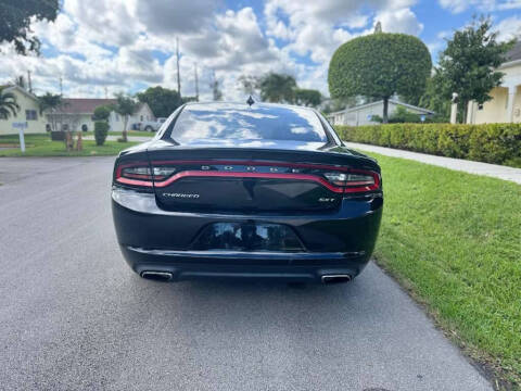 2017 Dodge Charger SXT