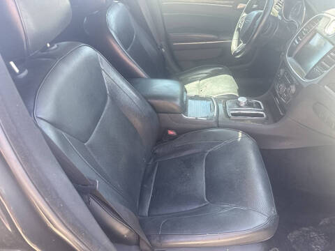 2016 Chrysler 300 C