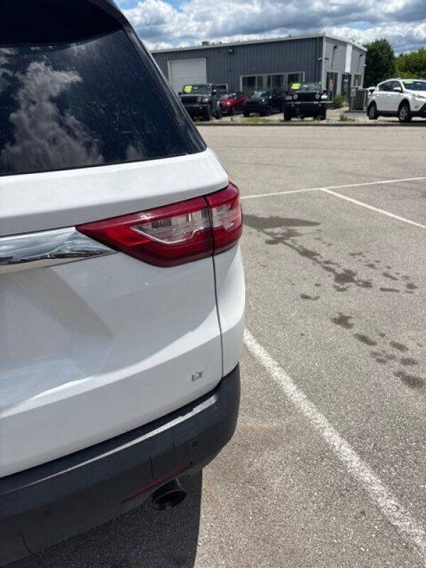 2021 Chevrolet Traverse LT Cloth