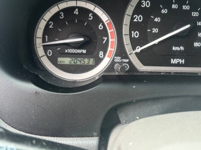 2004 Toyota Sienna LE 7 Passenger