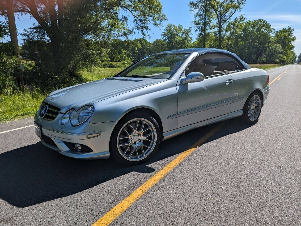 2006 Mercedes-Benz CLK for sale at Epic Auto in Churchville, NY