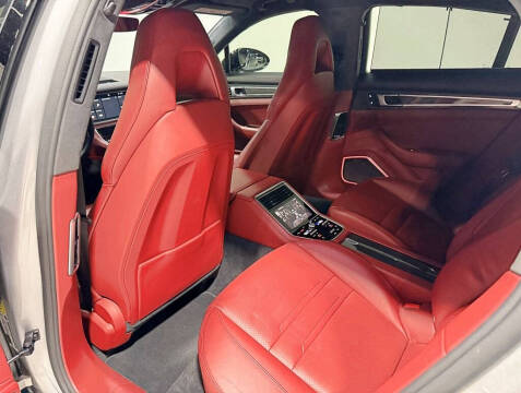 2017 Porsche Panamera Turbo