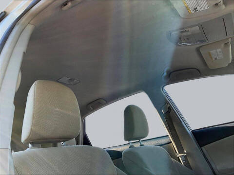 2013 Toyota Prius v Three