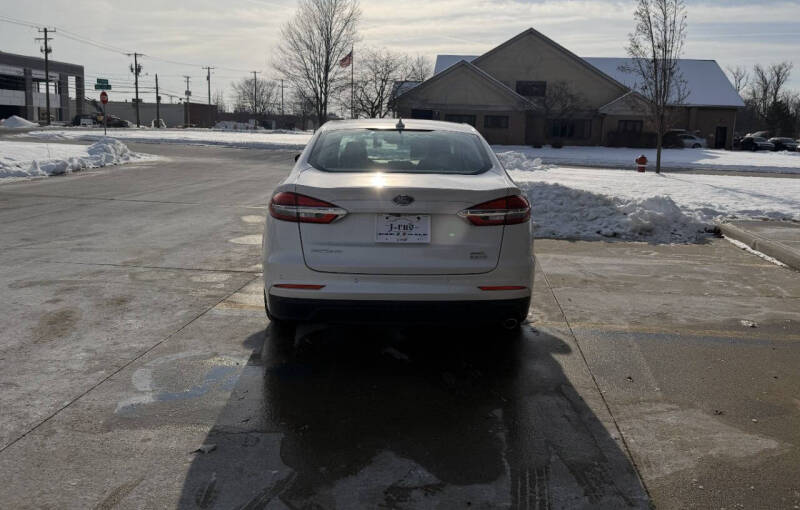 2020 Ford Fusion SEL