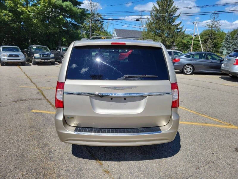 2014 Chrysler Town and Country Touring