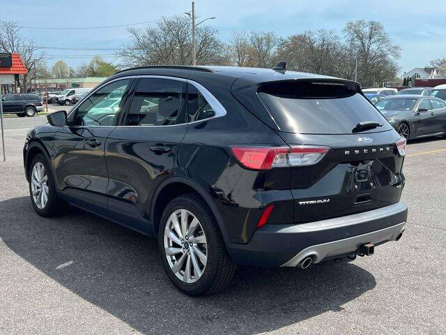 2022 Ford Escape Titanium