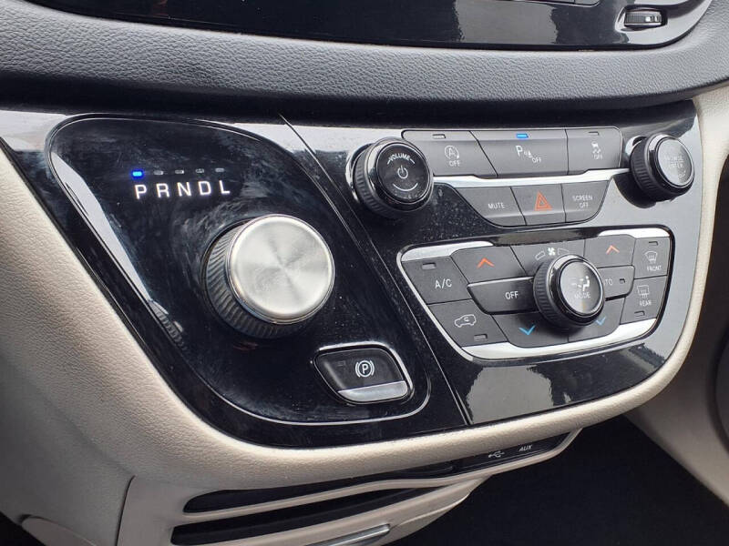 2020 Chrysler Pacifica Touring L