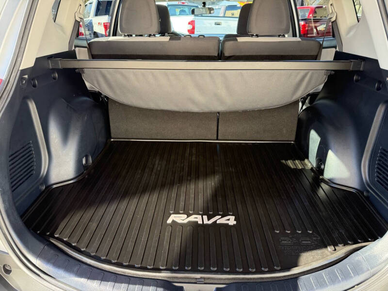 2014 Toyota RAV4 null photo 18