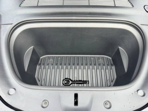 2025 Tesla Model Y Long Range