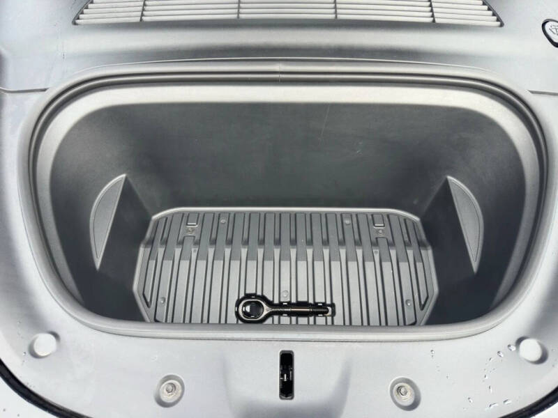 2025 Tesla Model Y Long Range