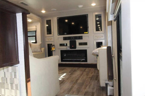 2021 Palomino Columbus 1492 389FL