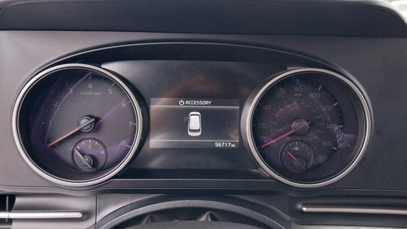 2024 Kia Carnival LX