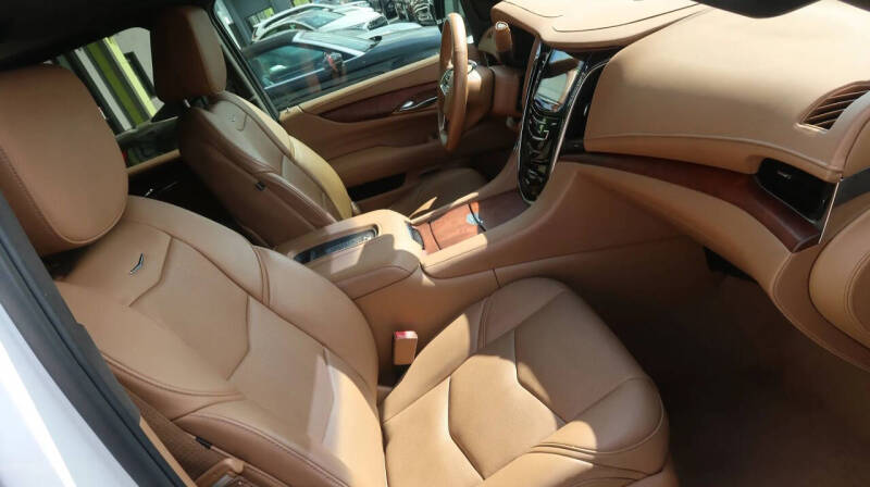 2017 Cadillac Escalade Platinum