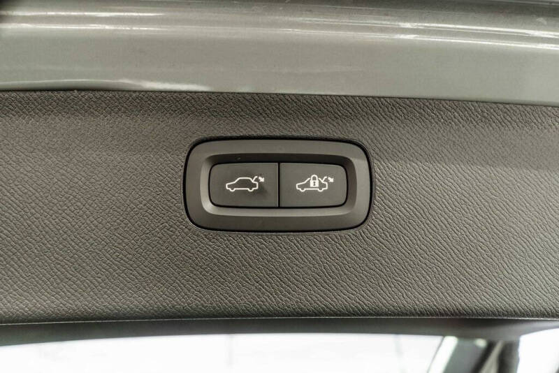 2025 Volvo XC90 B6 Plus Bright Theme 7P