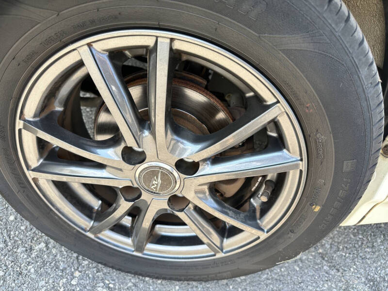 2000 Daihatsu Atrai 7