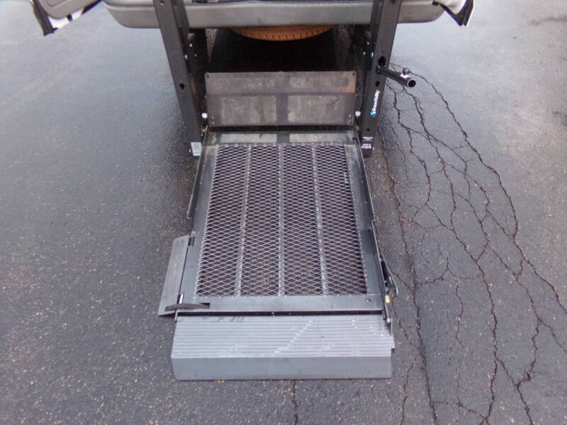 2001 Ford E-Series E-350 SD XL