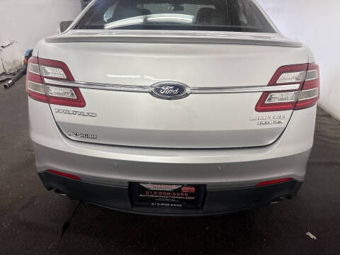 2015 Ford Taurus Limited