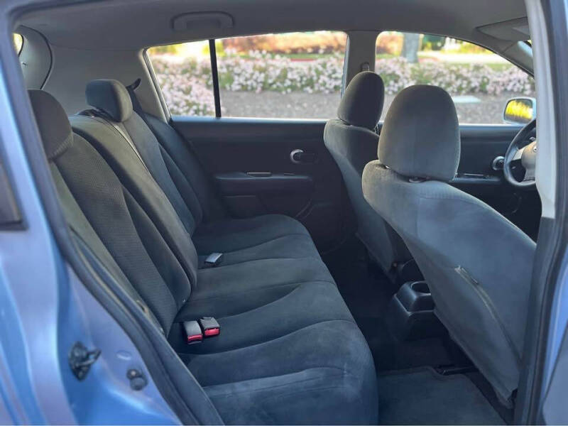 2010 Nissan Versa 1.8 S
