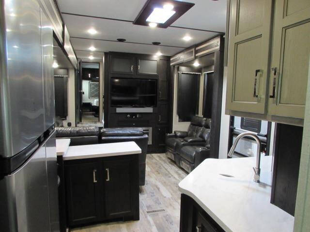 2018 KEYSTONE R FUZION F42