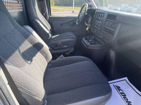 2023 Chevrolet Express 2500