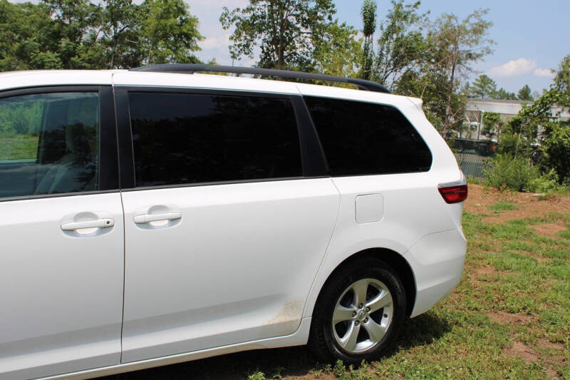 2015 Toyota Sienna LE 8-Passenger