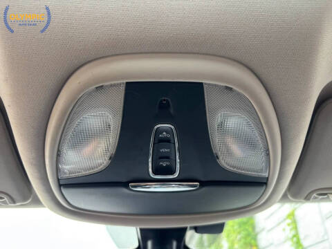 2017 Chrysler 200 Limited Platinum