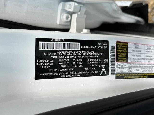 2025 VinFast VF8 Plus