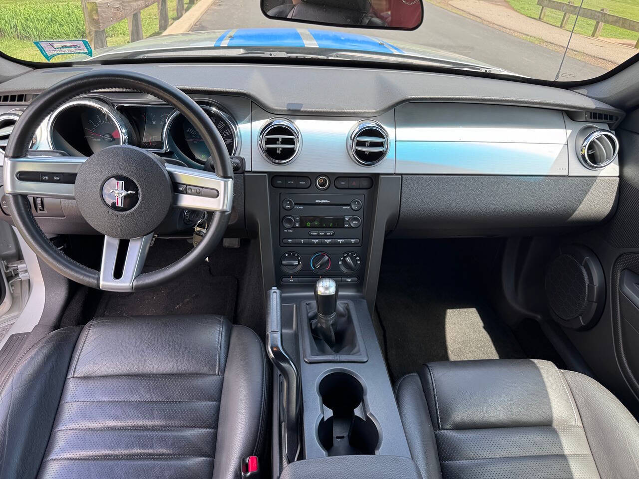 2005 Ford Mustang 13