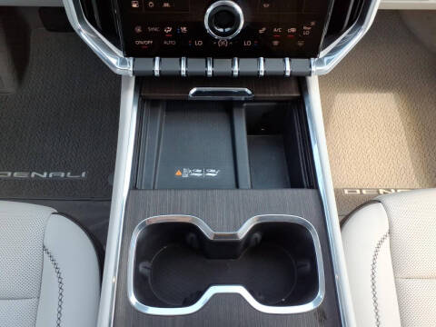 2024 GMC Acadia Denali