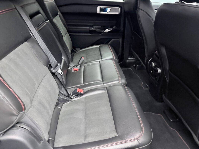 2022 Ford Explorer ST-Line