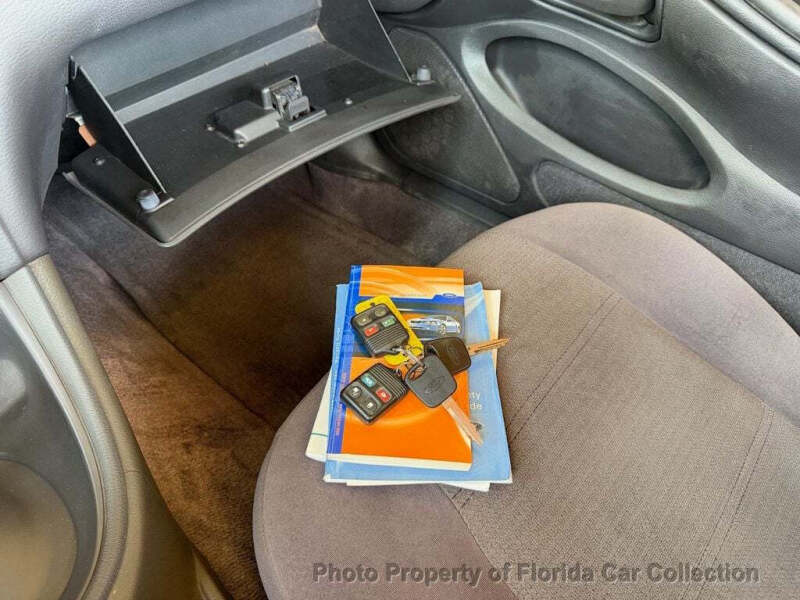 2002 Ford Mustang Deluxe
