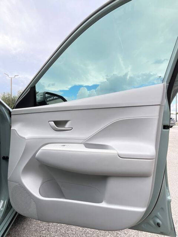 2024 Hyundai Kona Electric SEL