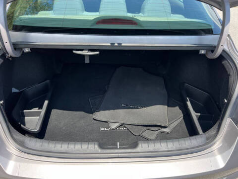 2022 Hyundai Elantra
