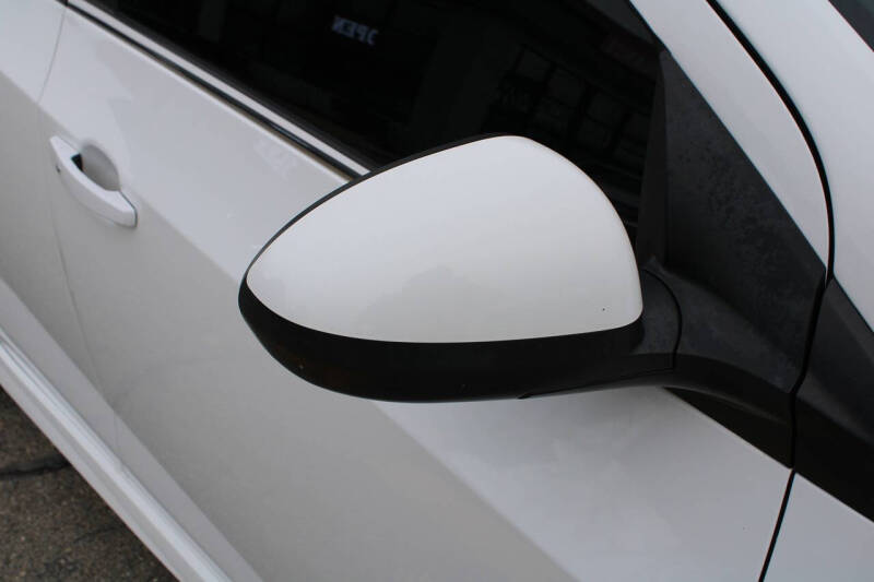 2018 Chevrolet Sonic LT Auto