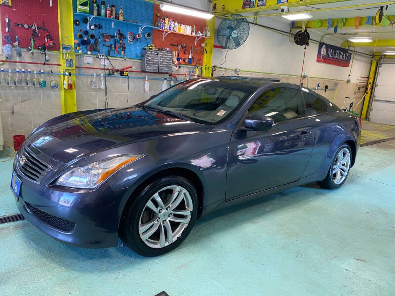 2009 INFINITI G Coupe 37x photo 3