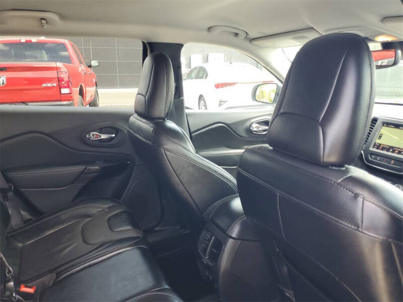 2023 Jeep Cherokee Altitude Lux