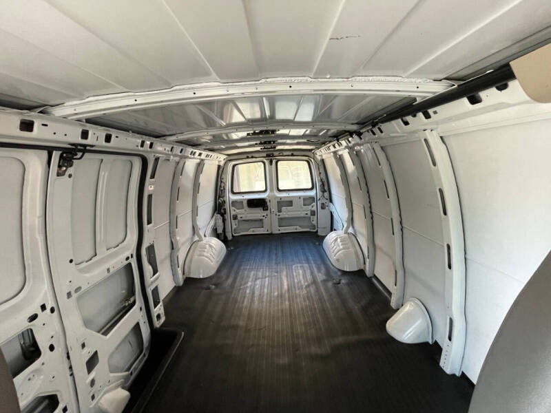 2021 Chevrolet Express 2500