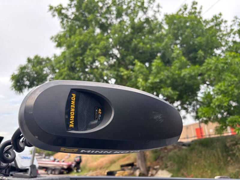 2021 Tracker Pro Guide V-16 SC